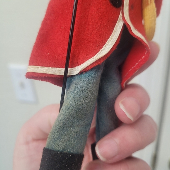 Preowned Vintage R. Dakin & Company Dream Dolls Caroler - Picture 12 of 13